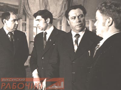 Анатолий Апарёнков на встрече с работниками села